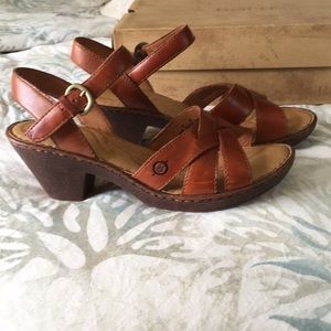 NWT Born Belinda Sandals